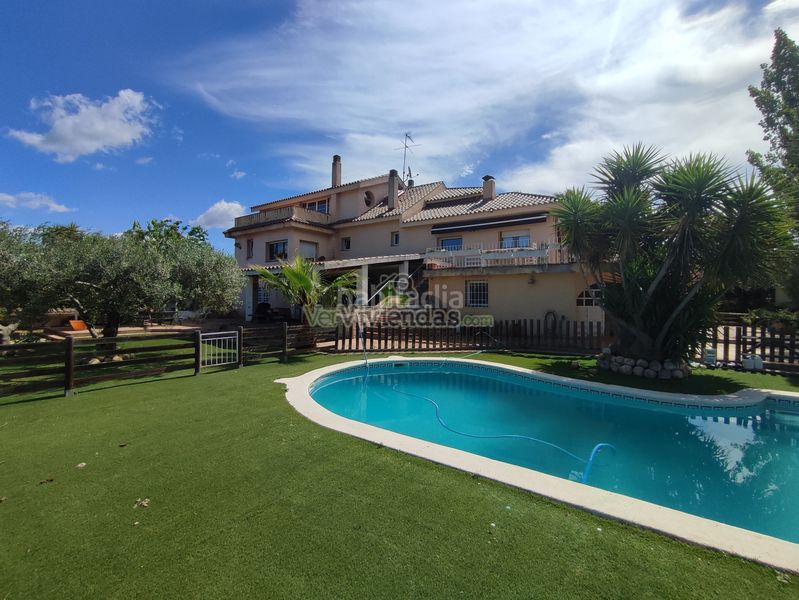 Foto b2a15679-ec0e-4a6c-89c4-3984c9d37dcd. Casa amb xemeneia calefacció piscina a Can Rial Esparreguera