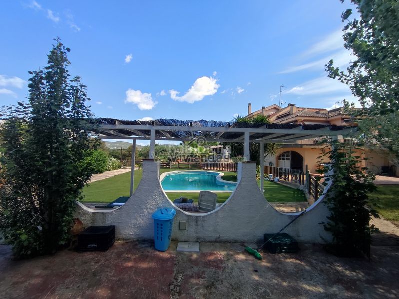 Foto c655ee93-3759-4b48-a902-7f8d0380a388. Casa amb xemeneia calefacció piscina a Can Rial Esparreguera