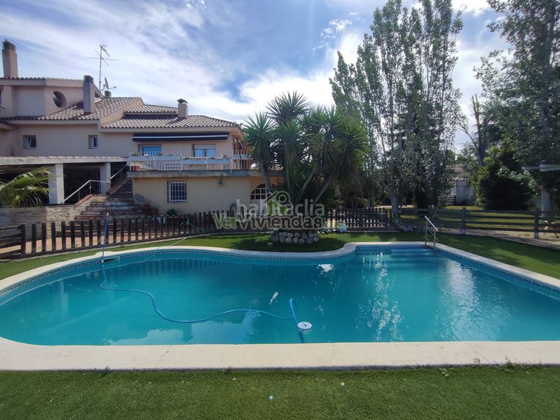 Foto cb324950-7493-454d-b255-72e3b59e912a. Casa amb xemeneia calefacció piscina a Can Rial Esparreguera