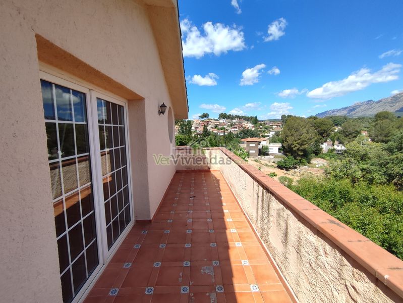 Foto d1fbd0f7-2f22-460d-9531-879402e76709. Casa amb xemeneia calefacció piscina a Can Rial Esparreguera