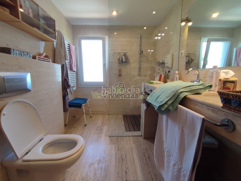 Foto dfcbbea6-3307-4a34-a674-38ae110ee333. Casa amb xemeneia calefacció piscina a Can Rial Esparreguera