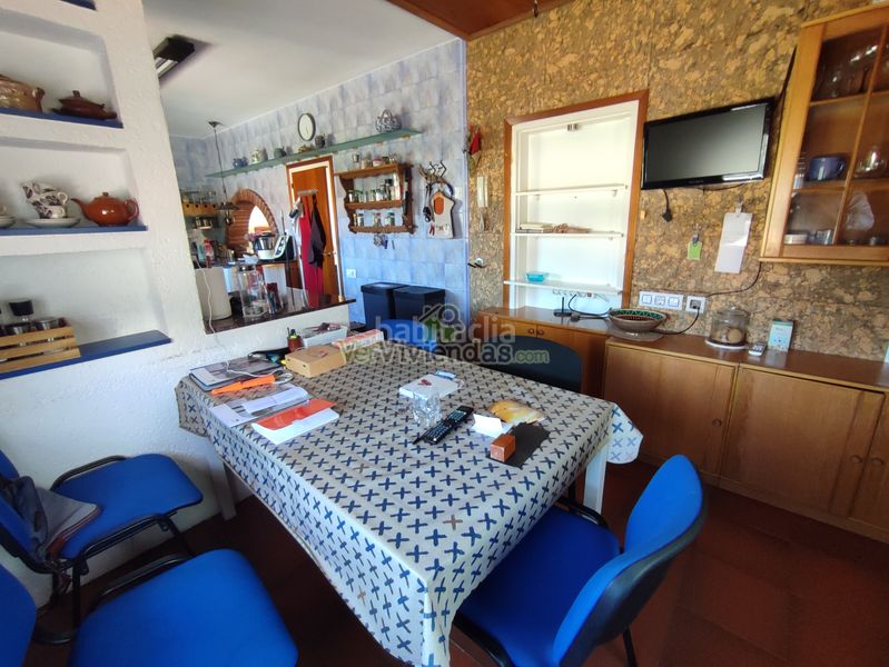 Foto f27676a5-5d8a-4f5a-b962-d5c9451b3c11. Casa amb xemeneia calefacció piscina a Can Rial Esparreguera