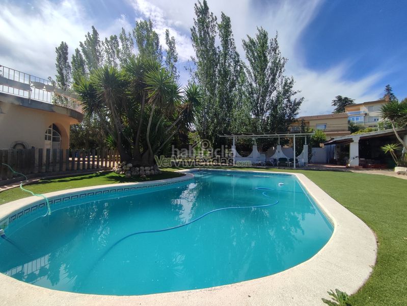 Foto fa143449-b014-4b13-b806-95620e974d46. Casa amb xemeneia calefacció piscina a Can Rial Esparreguera