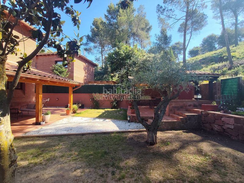 Foto 063dbacf-94cf-434f-a979-f735e5d06168. Casa amb xemeneia calefacció aparcament piscina a Corbera de Llobregat