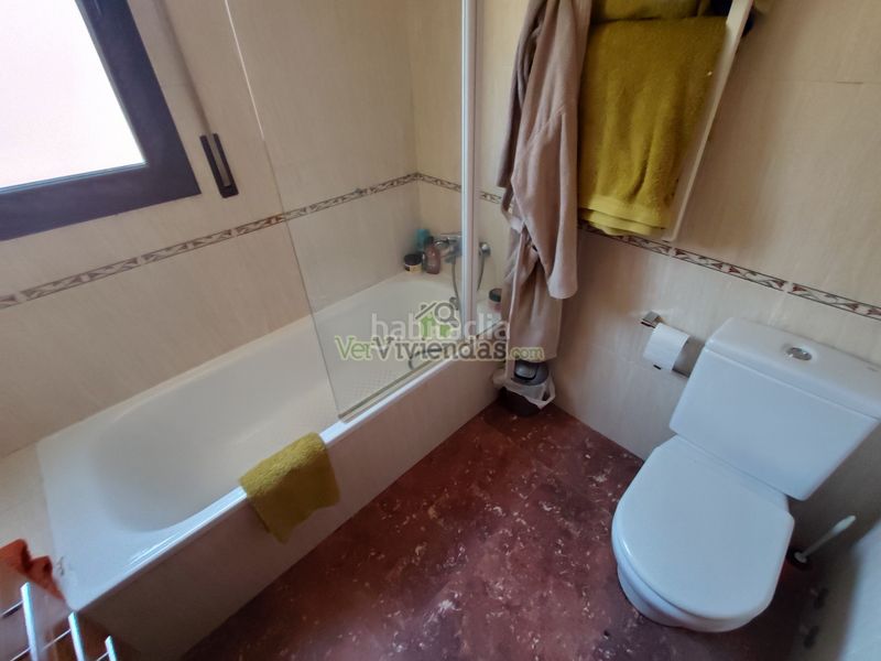 Foto 0a8bc5e9-f97b-4ebc-9488-d9bb94f75d76. Casa amb xemeneia calefacció aparcament piscina a Corbera de Llobregat