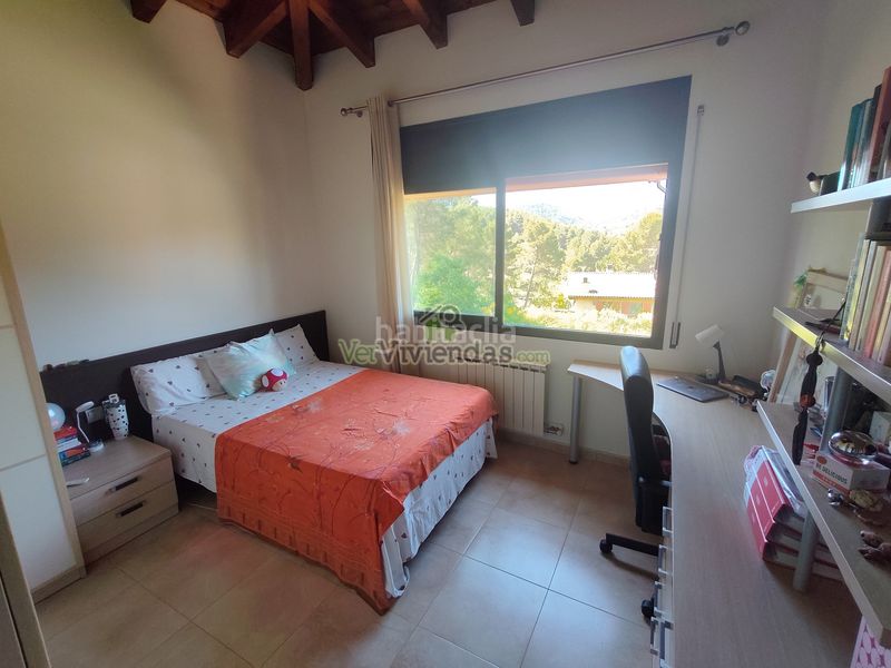 Foto 181525be-3976-40fb-8aa1-e928c21f41a2. Casa amb xemeneia calefacció aparcament piscina a Corbera de Llobregat