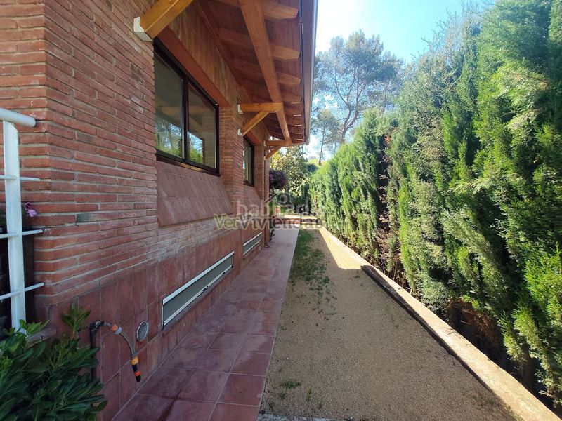 Foto 21a862a0-773b-4b54-ac2b-532e896233ea. Casa amb xemeneia calefacció aparcament piscina a Corbera de Llobregat