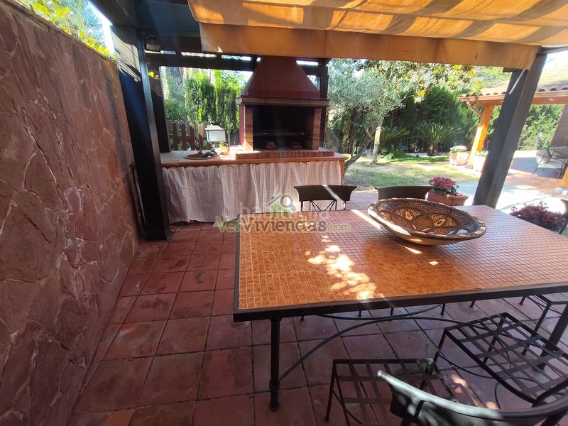 Foto 415c1eda-bf07-47a7-a19a-7138e5697273. Casa amb xemeneia calefacció aparcament piscina a Corbera de Llobregat