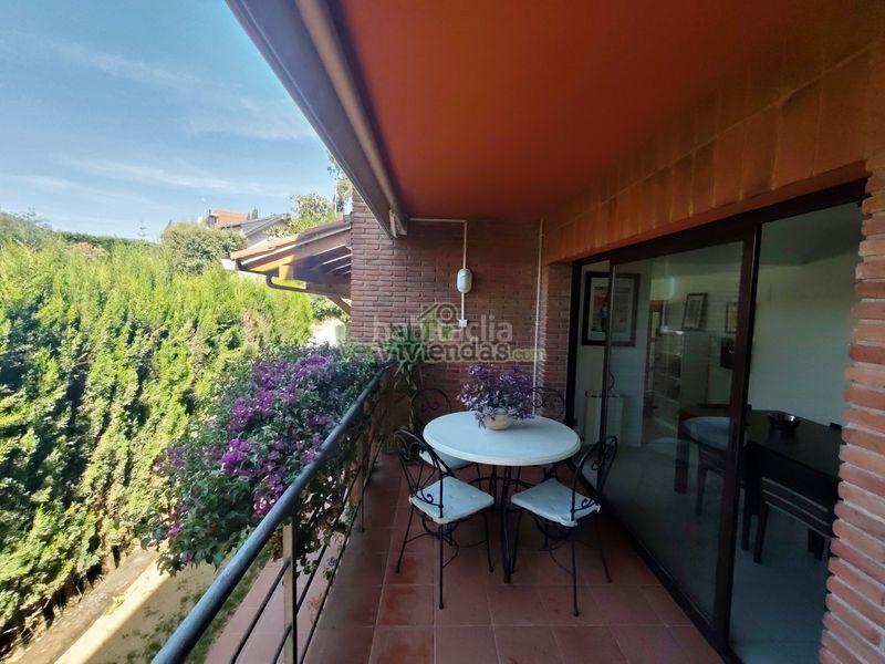 Foto 4b3411ab-5983-40ca-a145-a14d127e5ba1. Casa amb xemeneia calefacció aparcament piscina a Corbera de Llobregat