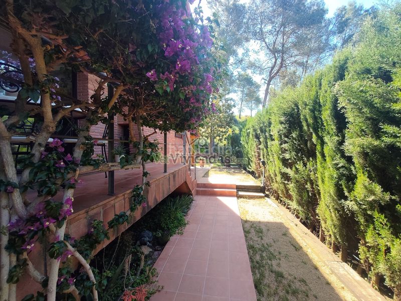 Foto 728166ed-3312-4558-922a-3e37fe43ba9f. Casa amb xemeneia calefacció aparcament piscina a Corbera de Llobregat