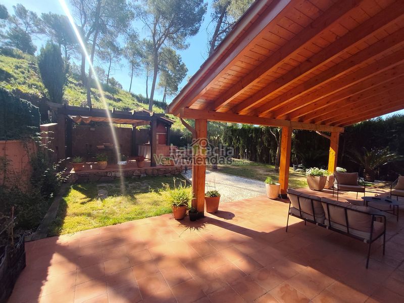 Foto 7bc73259-402a-4287-89c4-4e7b5f08242a. Casa amb xemeneia calefacció aparcament piscina a Corbera de Llobregat