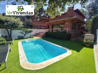 Casa en Corbera de Llobregat. Preciosa casa de obra vista con piscina