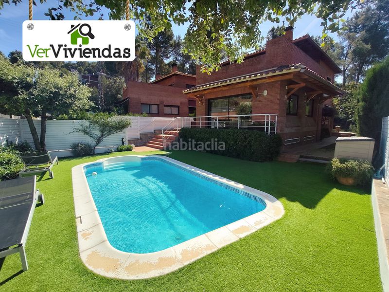 Foto 8975bb41-91a9-42c3-8f84-5483a7650f80. Casa amb xemeneia calefacció aparcament piscina a Corbera de Llobregat
