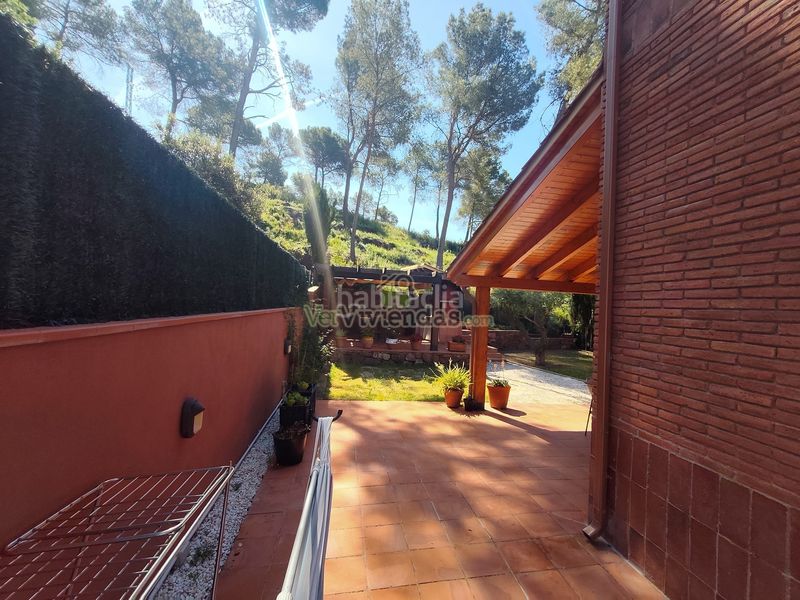 Foto 9745e601-3518-48db-8ba4-8e4f7113af21. Casa amb xemeneia calefacció aparcament piscina a Corbera de Llobregat