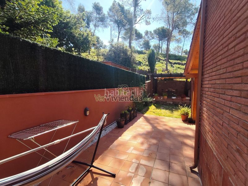 Foto bfdb9c30-d72d-41a4-b19f-06f94a67c34b. Casa amb xemeneia calefacció aparcament piscina a Corbera de Llobregat