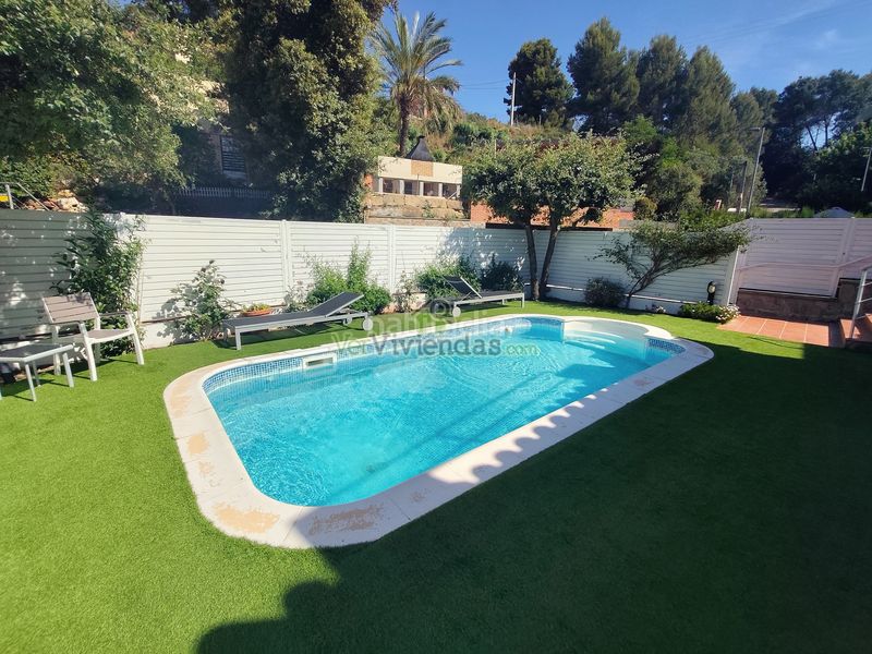 Foto ce77bb8b-e12a-423e-8414-7affeb6b5d68. Casa amb xemeneia calefacció aparcament piscina a Corbera de Llobregat