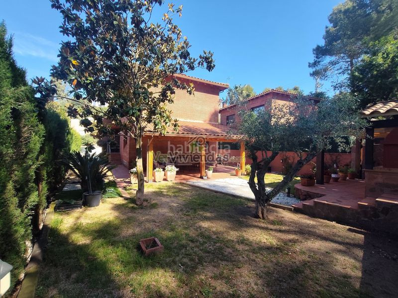 Foto cfff3f82-9278-4470-a84b-2d5d465125c4. Casa amb xemeneia calefacció aparcament piscina a Corbera de Llobregat