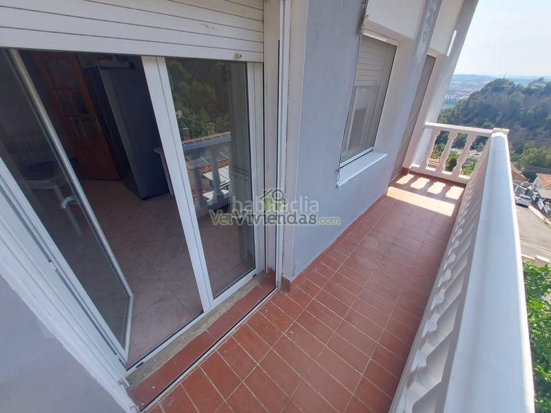 Foto 01f1dac2-6c84-4946-ab08-e1dd64e8dfaf. Casa amb calefacció aparcament a Abrera
