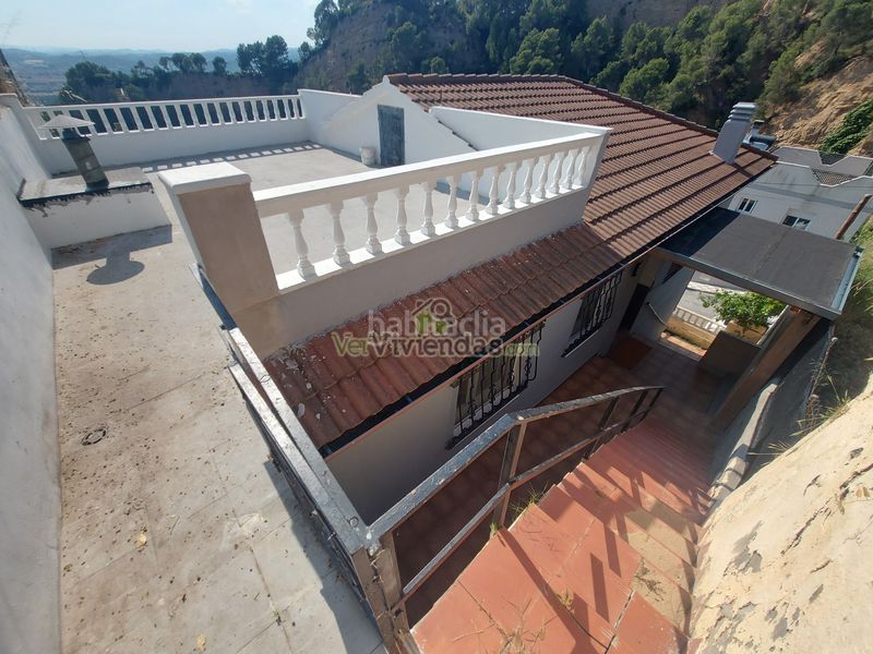 Foto 2dd922b6-77f1-466e-a760-d228766946b9. Casa amb calefacció aparcament a Abrera