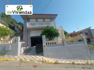 Haus in Abrera. Bonita casa con terrazas y vistas