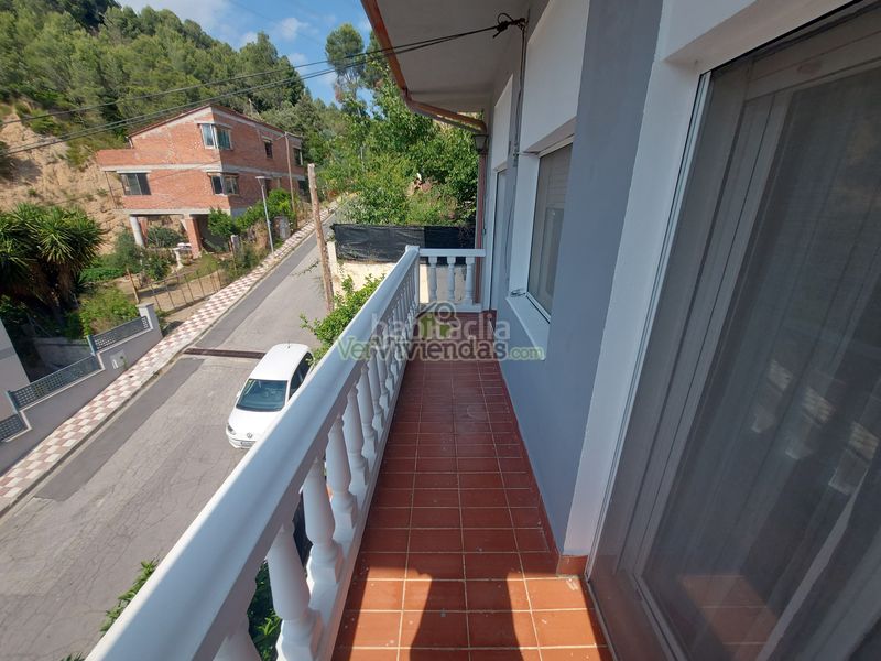 Foto 8ad2853b-f9c6-41c8-a75a-48e8e9c300f9. Casa amb calefacció aparcament a Abrera