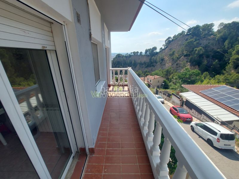 Foto b688ee9a-6be2-4420-adad-d1026f50d536. Casa amb calefacció aparcament a Abrera
