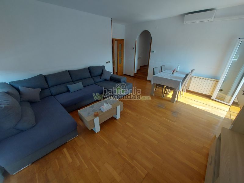 Foto c35db980-060f-40a4-bf80-f1177b54774c. Casa amb calefacció aparcament a Abrera