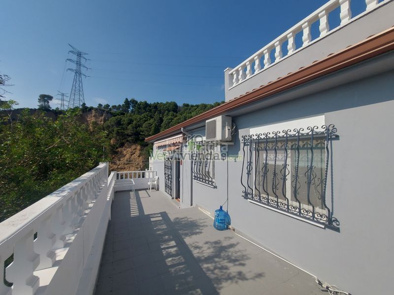 Foto d006eab3-0979-40b1-9371-2dfb0fa10c9a. Casa amb calefacció aparcament a Abrera
