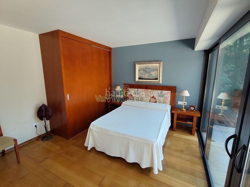 Foto 4028241c-a09d-48b1-a3a2-b53d2577fcdb. Casa amb xemeneia calefacció aparcament piscina a Sant Cugat del Vallès