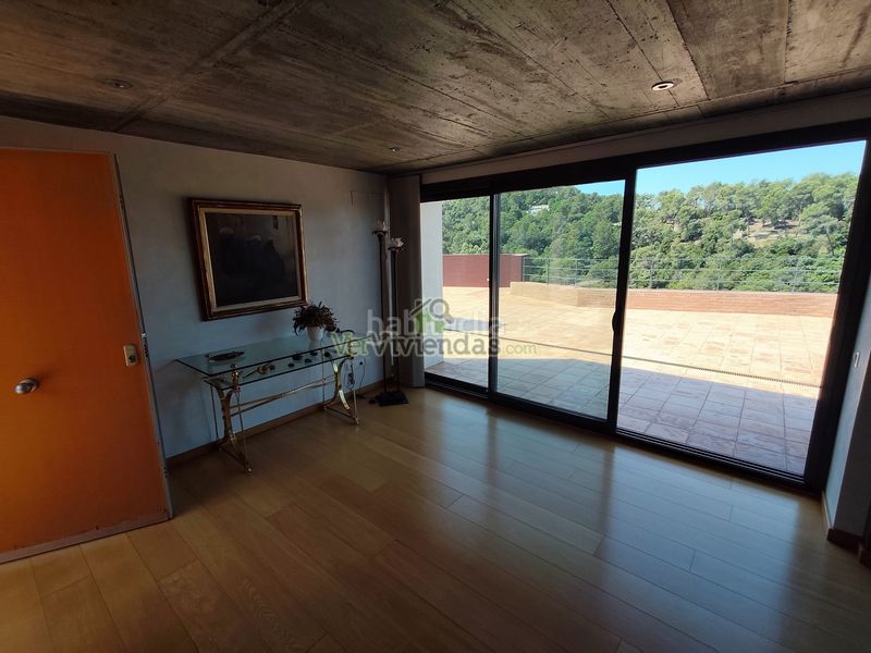 Foto 497f2781-2f35-49b3-8777-02a13ea31e25. Casa amb xemeneia calefacció aparcament piscina a Sant Cugat del Vallès