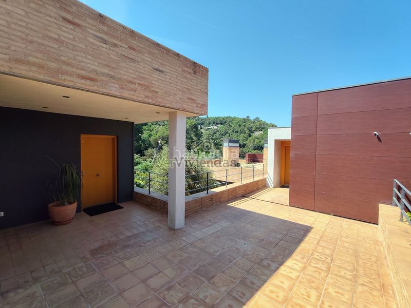 Foto 62b86fed-bdd1-4df7-a959-c56b4b14c67f. Casa amb xemeneia calefacció aparcament piscina a Sant Cugat del Vallès