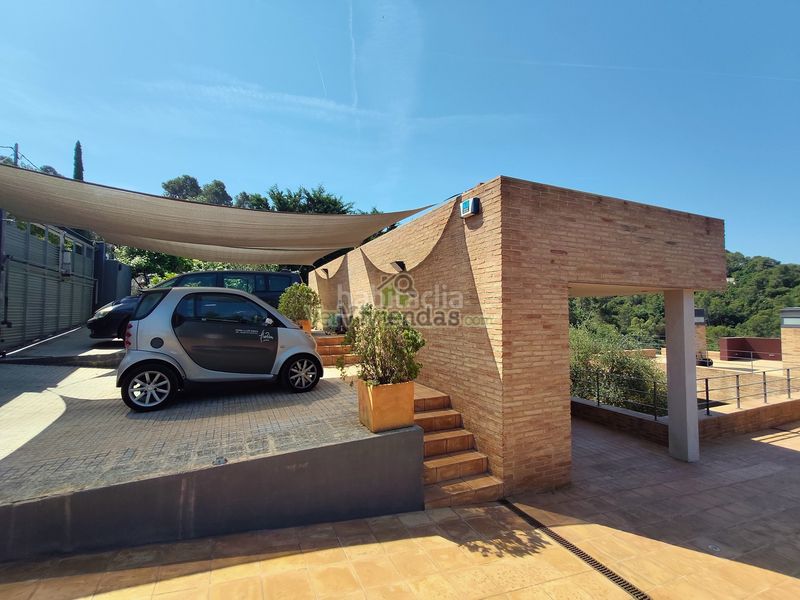 Foto 72db5738-7b85-4811-b890-82607d0975e9. Casa amb xemeneia calefacció aparcament piscina a Sant Cugat del Vallès