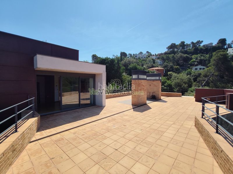 Foto 7371d91d-c369-4101-a24b-594495e7133c. Casa amb xemeneia calefacció aparcament piscina a Sant Cugat del Vallès