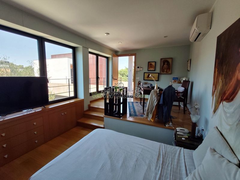 Foto bb9411fb-5723-4cdc-a882-160512fb068b. Casa amb xemeneia calefacció aparcament piscina a Sant Cugat del Vallès