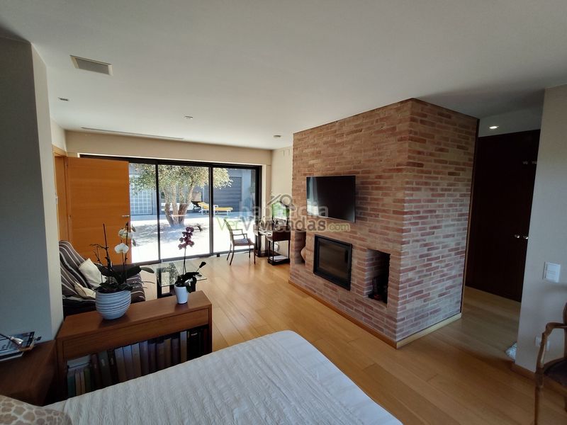 Foto c469982b-abcc-4099-816e-4b14f16e0e0a. Casa amb xemeneia calefacció aparcament piscina a Sant Cugat del Vallès