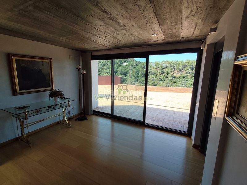 Foto c572eaad-6bde-4164-8cb9-c96645dc5ebd. Casa amb xemeneia calefacció aparcament piscina a Sant Cugat del Vallès