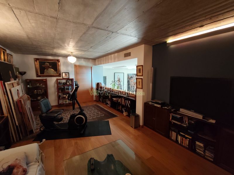 Foto da9b11fd-9a89-4d3a-85ac-91b74f01dc82. Casa amb xemeneia calefacció aparcament piscina a Sant Cugat del Vallès