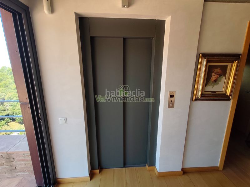 Foto f18d1c8d-c55a-4abb-a95d-5f312104abfd. Casa amb xemeneia calefacció aparcament piscina a Sant Cugat del Vallès