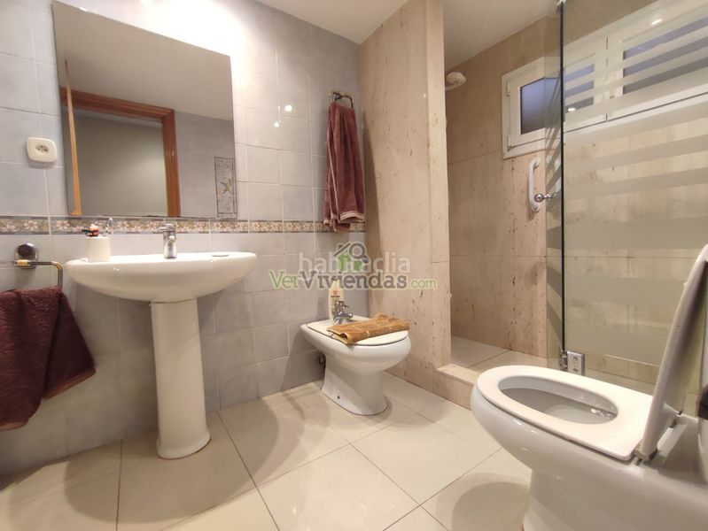 Foto 0f91c1a6-ca62-43bd-b244-17747e09bea2. Casa amb xemeneia calefacció aparcament piscina a Gelida