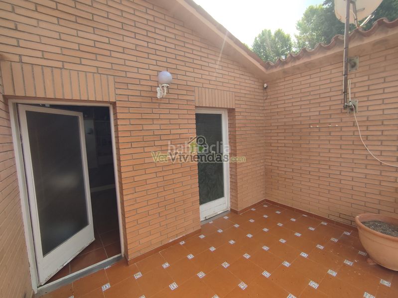 Foto 3fe8dc2e-ed1b-4546-bf6c-6a6baab2e2bb. Casa amb xemeneia calefacció aparcament piscina a Gelida