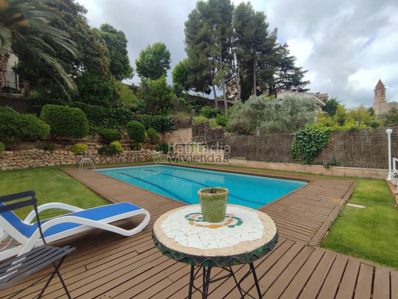Foto 52258ba6-d298-4576-a624-a9daa10ddfba. Casa amb xemeneia calefacció aparcament piscina a Gelida