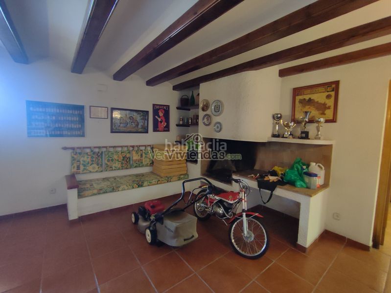 Foto 55a05553-f221-4a4f-b905-d3738cf70549. Casa amb xemeneia calefacció aparcament piscina a Gelida