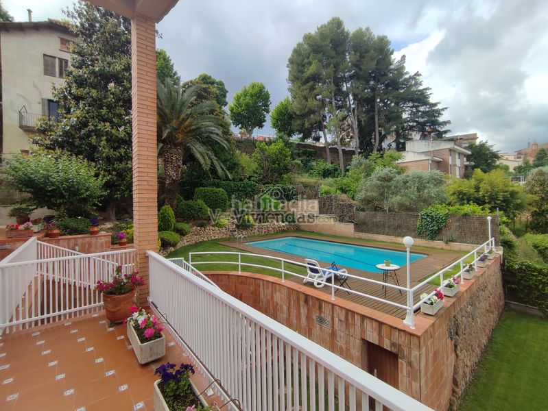 Foto 7d65c3ea-0524-4aca-970f-995ed971ce32. Casa amb xemeneia calefacció aparcament piscina a Gelida