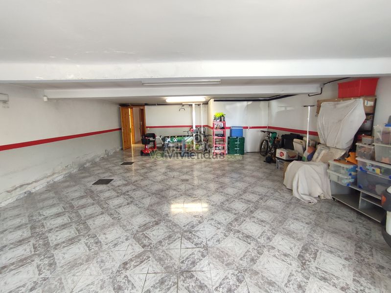 Foto 92198821-cedf-44fe-8a89-ff8bae2d4ab7. Casa amb xemeneia calefacció aparcament piscina a Gelida