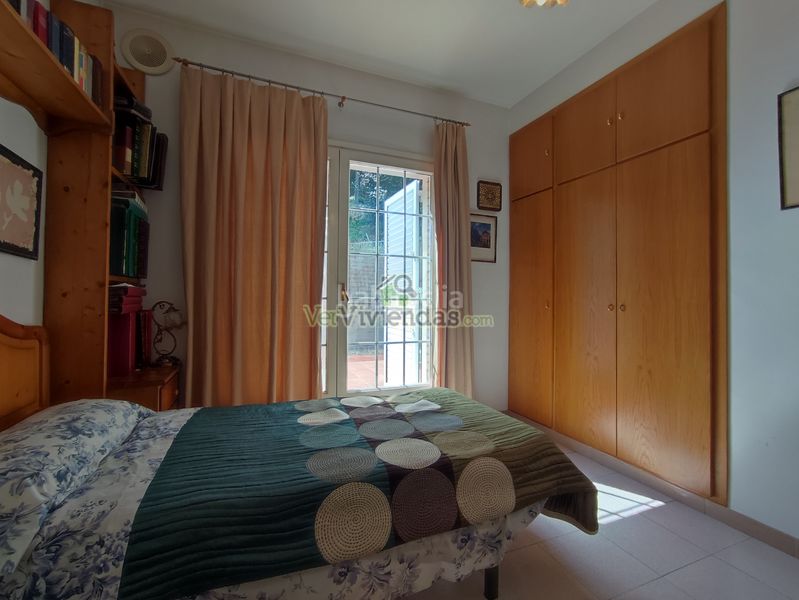Foto dd4af19c-ba78-4e7e-beed-95d6d5cf9f78. Casa amb xemeneia calefacció aparcament piscina a Gelida