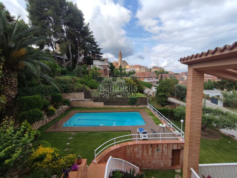 Foto e0d6f413-e688-412d-ba1d-eaa3eb1b7486. Casa amb xemeneia calefacció aparcament piscina a Gelida