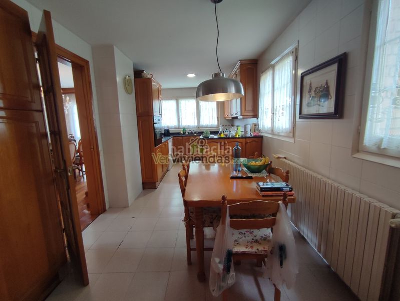Foto f4efdde3-c9ad-4ac4-90e7-9986061959fb. Casa amb xemeneia calefacció aparcament piscina a Gelida