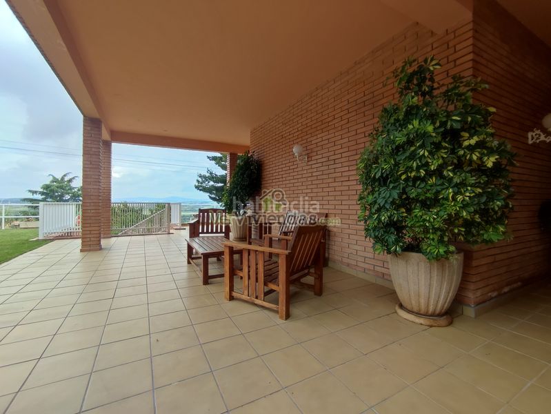 Foto ff4d3f63-543a-4815-9a6d-b13371a3d59d. Casa amb xemeneia calefacció aparcament piscina a Gelida