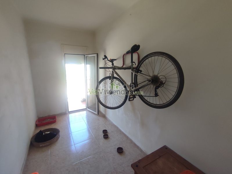 Foto 915a16ab-6244-4378-b40f-fe73d59a711b. Casa adossada amb xemeneia a Piera