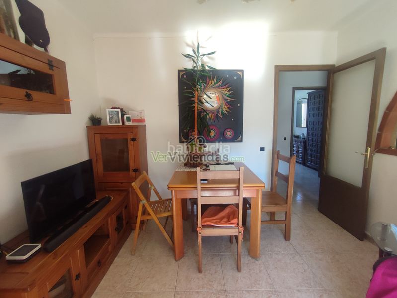 Foto a291403e-836c-4e3b-bef5-8138f52932de. Casa adossada amb xemeneia a Piera